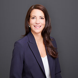 faculty headshot for Suzanna Geiser
